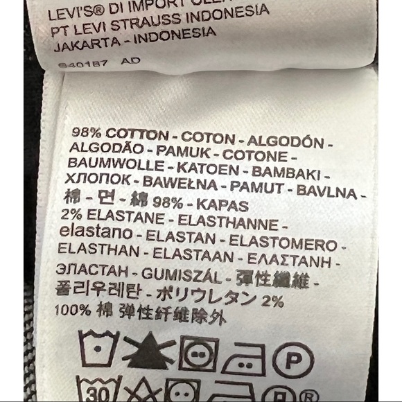 Levi’s Wedgie Faded Black Jean - Picture 6 of 6